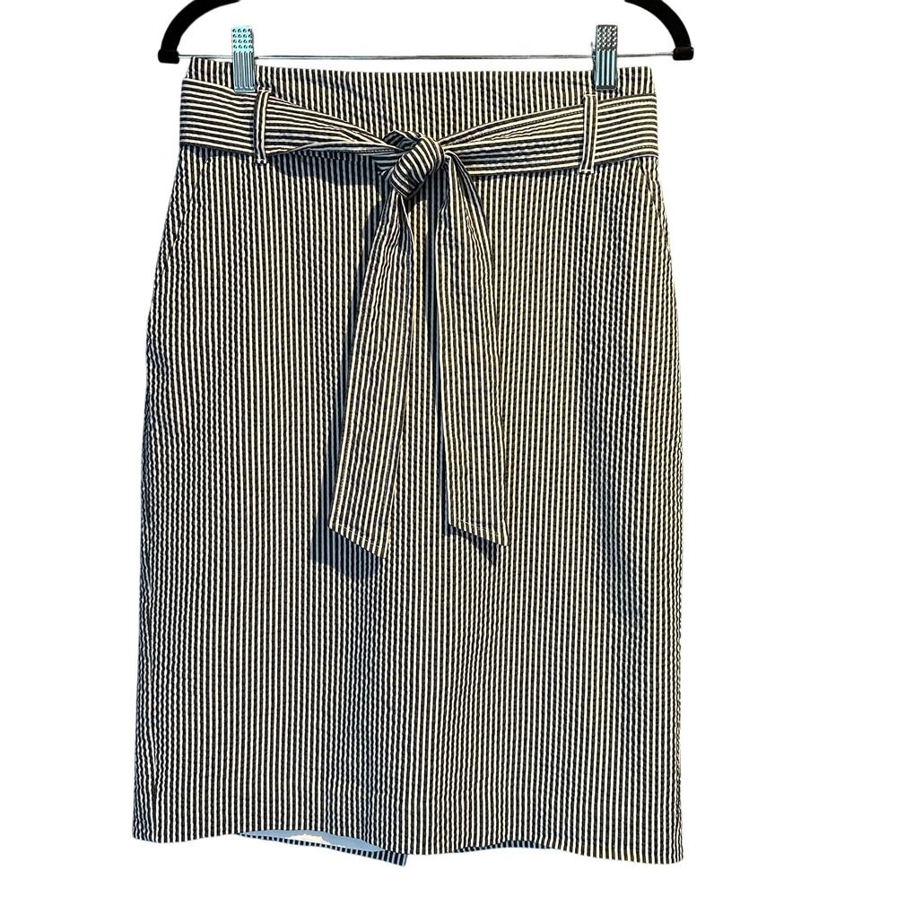 Ann Taylor Factory Size 4 Seersucker Black & White Stripe Skirt Tie Minimalist